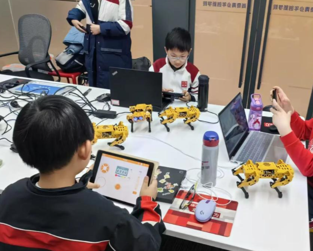 学生们的话题带着这些愿望用芳华脚步五年的崭新征程 学生们的话题带着这些愿望用芳华脚步五年的崭新征程